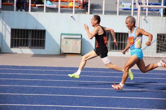 田径——全国大奖赛第三站：牛春格夺得女子撑杆跳高冠军