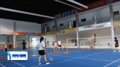 柳林县羽爱同行俱乐部羽毛球馆点燃市民健身热情